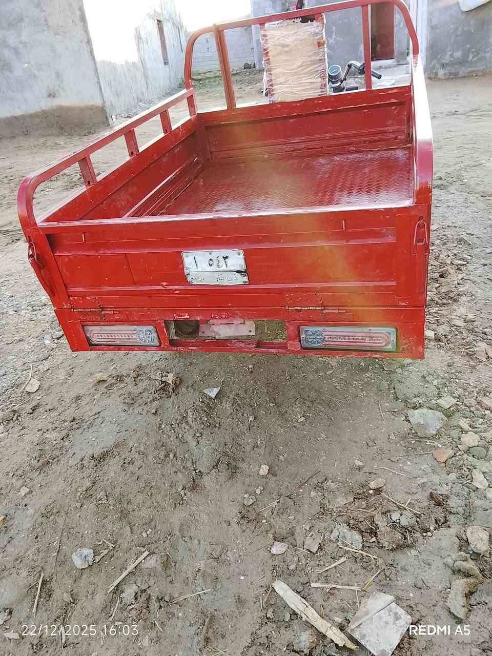 سلام عليكم ستوته جاهزه اي نقص ماعوزه رقم ابيض موديل 9سنويه تريدتحويل تريد وكاله  السعر مليون وميه وبيه مجال المكان قضاء الرفاعي الهاتف ***********
