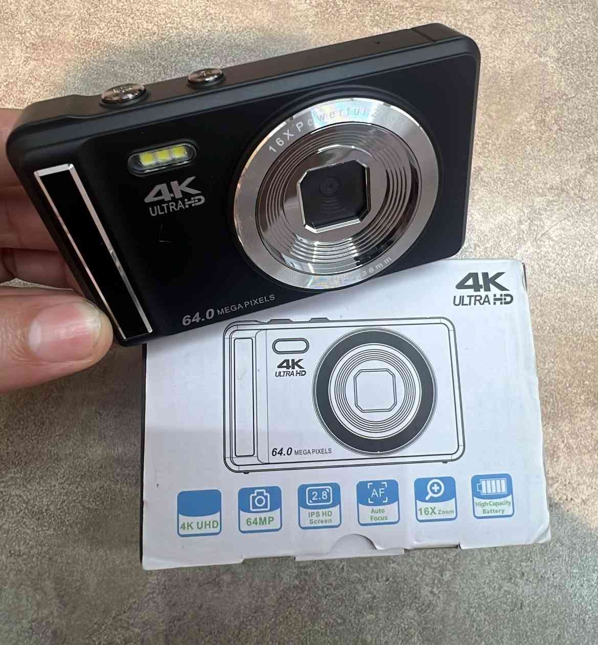 تتميز هذه الكاميرا الرقمية بدقة تصوير 64 ميجابكسل وقدرة تسجيل فيديو 4K UHD.تحتوي على شاشة 2.8 بوصة ونظام تركيز تلقائي (Autofocus) لسهولة التقاط الصور.توفر خاصية التقريب الرقمي حتى 16 مرة (16X Digital Zoom) وهي مناسبة للمبتدئين ومدونات الفيديو.

السعر : 35.000


**إذا كنت صاحب هذا الإعلان وتريد حذفه لأي سبب، رجاءا أرسل رسالة إلى الدعم الفني**