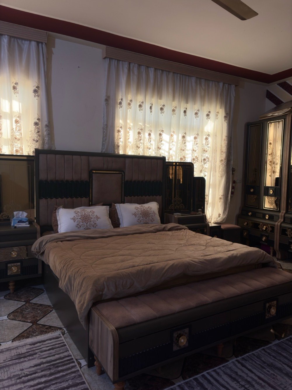 الحغيفي الثانيه 
غرفه نوم قليل الاستعمال