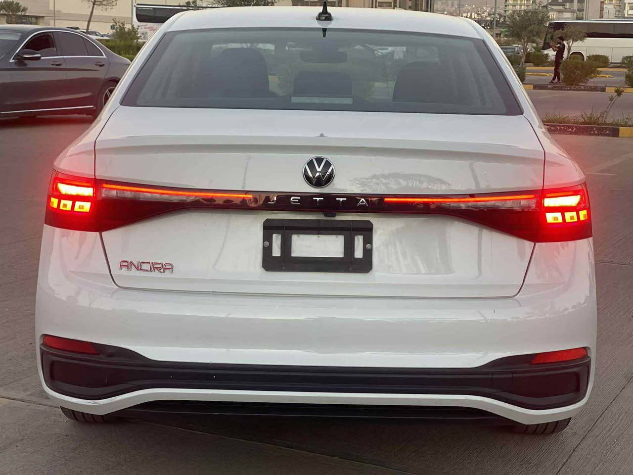 السلام علیکم
جیتا ٢٠٢٥ شکل نوێ
ڕەنگی سپی بەفری
شاشە گەورە و کامێرا و ڕادار
لایتی زینۆن و ویل کەپ
تەنها بۆنیتی بۆیاخە بێ ناو گرتن
ئێرباکی سوکان تەقیوە و بیلادی دانراوە
وێنەی لێدرانەکەیم داناوە
ڕادێتەری بیلادی بە شەرت
دەعامی بۆ دەعامی بە شەرت
یەک دینار مەسرەفی تیا نیە
مەکینە ١.٥ توربۆ مرغوب
نرخی ١٦٩ وەرەقە
شوێن / سلێمانی
ژ.م/ *********** السليمانية, العراق
