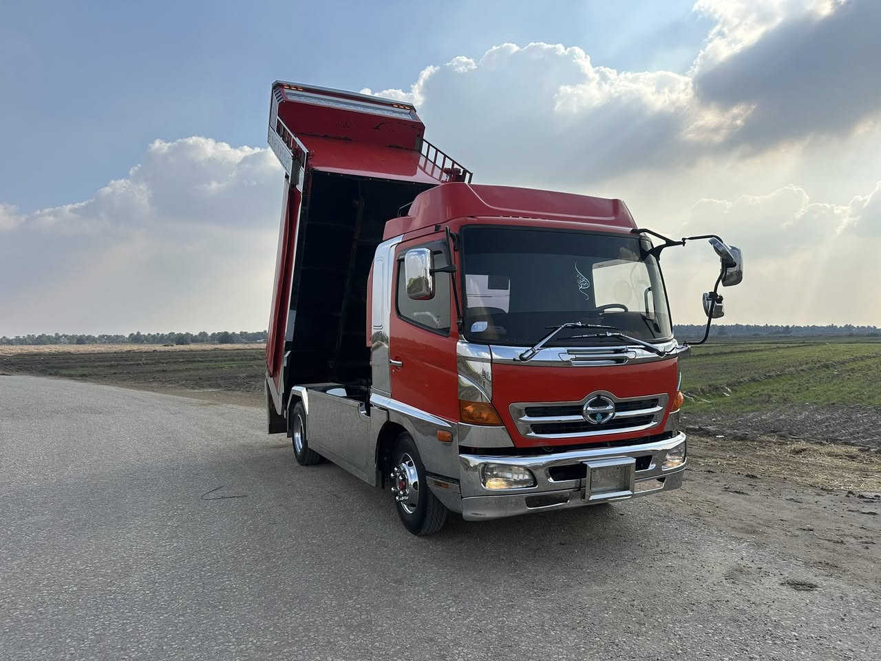 هينو قلاب 4طن دخول جديد فول سستم ياباني السيا ره مكفوله كفاله عامه شاصي ومكينه مكفوله سته اسلندر فول عادي شراي يتصل  *********** تسجل بسم المشتري مباشر
