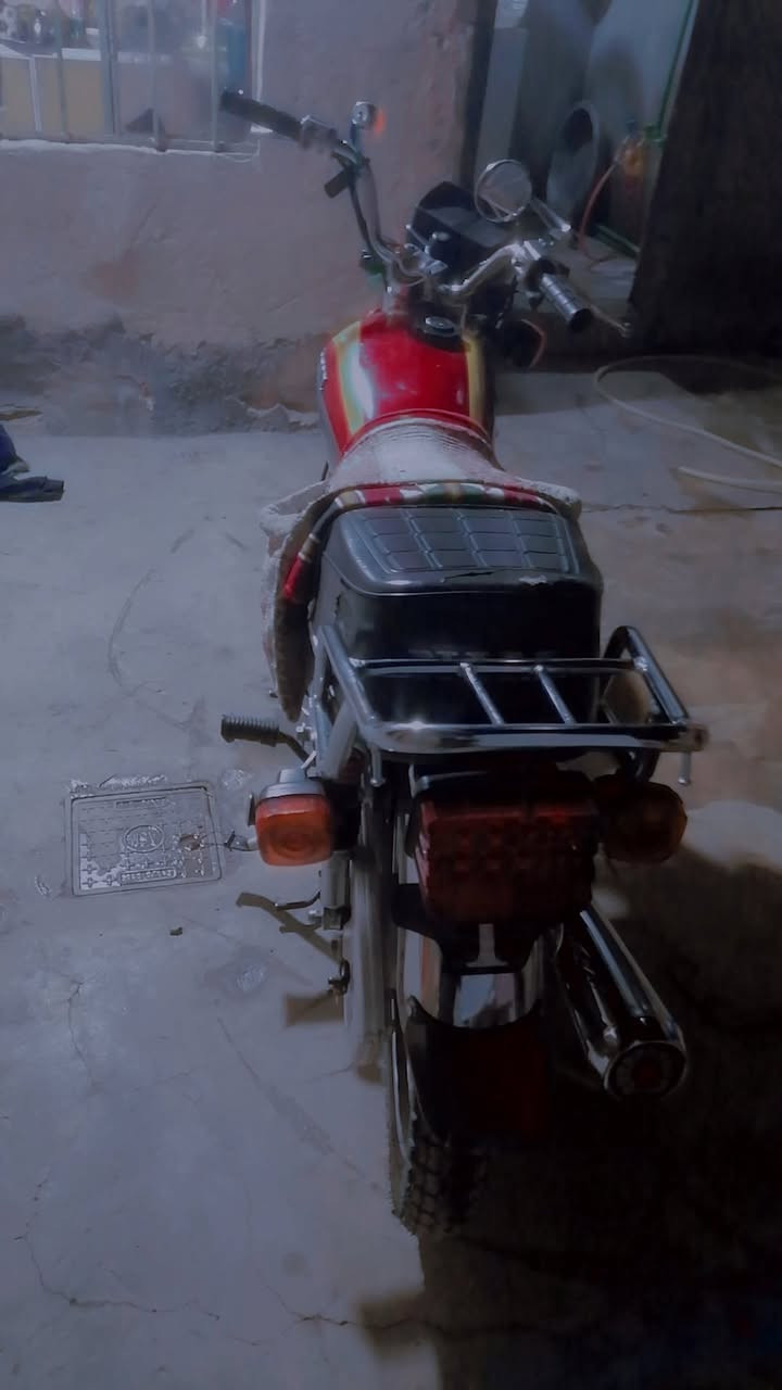 سلام عليكم دراجه اربعه كير موديل 25اوراق كله بلادي اسكنار شغاله ماعايزه برغي
كهربايات شغاله عنوان كربلاء حي نضال *********** تصل
