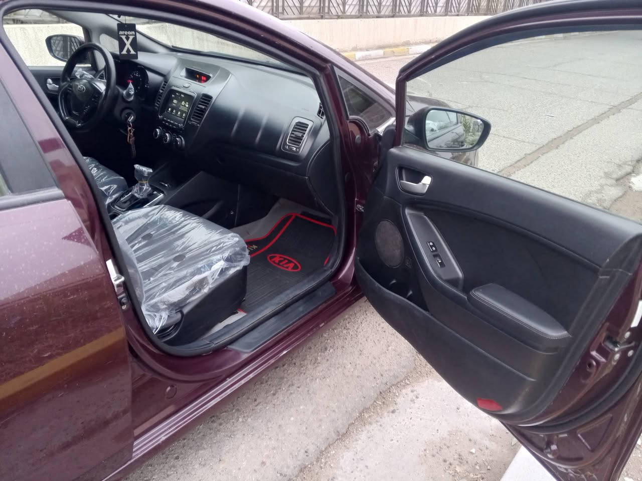 سلام عليكم فورتي للبيع 2018 ماشيه 107 باسمي  هزه جديده سنويه لل 31 صدر امامي وخلفي جديد تخم تاير جديد شاشه وتحكم استيرن مكينه 2000 تبريد وتدفئه الكهربائيات كلهن شغاله السياره احلى من الصور.  العنوان ،بغداد شهداء البياع  رقم الهاتف. *********** السعر 116 وبلعافيه عل ياخذهه
