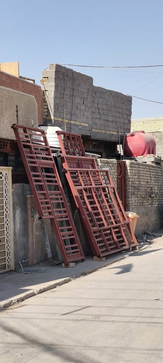 سلام عليكم...
بيت البيع مساحه155متر بناء هيكل ويا اسوق من ضمن المساحه  (وبيبانه وشبابيكه كماله يعني تجي بس تكمله) بضهر مدرسة المختار ب5بيوت اني مكلف بل نشر هاذه رقم صاحب الدار التواصل ويا(***********واساب)
