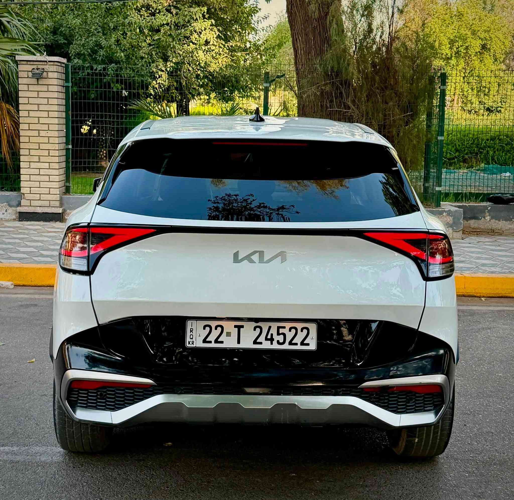 للبيع فقط بدون مراوس
كيا سبورتج موديل 2023
وارد امريكي  حادث بارد مكانين بلجاملغ الخلفي و الصندوك وتكحيل بسيط بجم كبس بدون ايرباك

مواصفات LX  
دفع رباعي 
مانع انزلاق
نظام منحدرات
 اربع انظمة قيادة
 نظام قيادة ذاتية
 نظام ABS
 نظام توقف امامي خلفي 
    وتحذير قبل الاصتدام
نظام تحديد مسار ومثبت سرعة
نظام اوتو ستوب
 فول تحكم ستيرن
كامرة خلفية
 تبريد امامي خلفي
شاشة واير ليس تدعم اندرويد اوتو وابل كار بلي 
منفذ شحن type c و UPS
هاند بريك كهربائي
 لايت LED
حاكية اوامر صوتية
محرك 2.5 Gdi
اوتو هولد 
العداد 40الف فقط 

مكان السياره بغداد العطيفيه
السعر 188 وبيهة مجال بسيط
للاستفسار ***********

