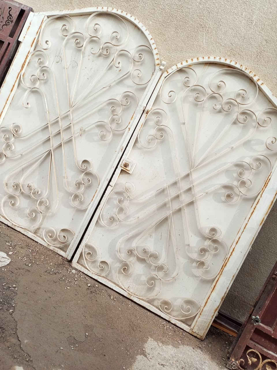 #للبيع  باپ طلاقتين   العرض  مترتين  و90 مع الجراجيب والارتفاع   مترين و20 الظهر  بليت  حديد ثقيل ونظيف جدا   @ # مكاني  بغداد الغزاليه  ويوجد توصيل    ***********
***********
