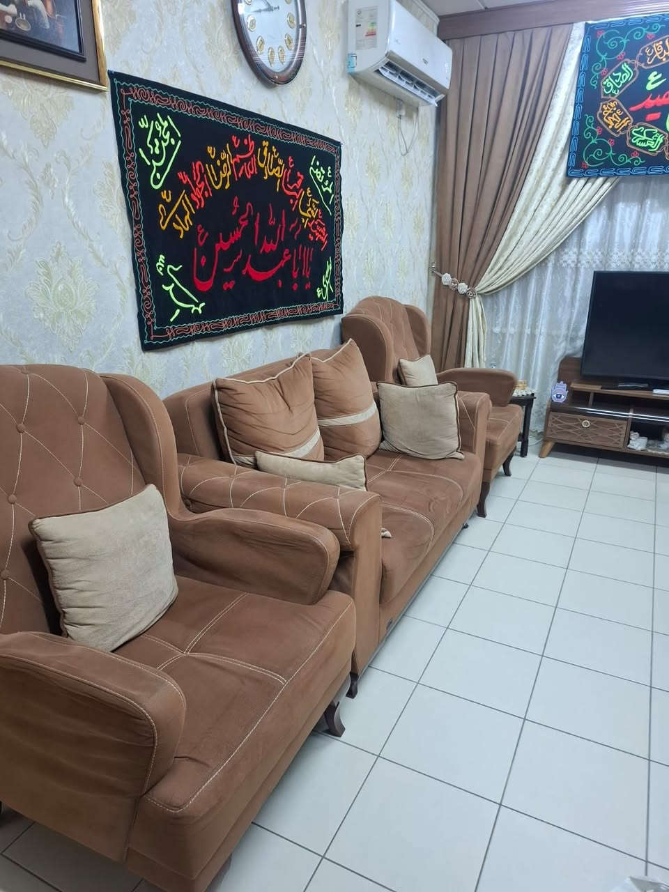 السلام عليكم
تخم قنفات ٧ مقاعد تركي مودرن نظيف مابي اي ضرر السعر ٤٥٠ الف للتواصل ***********
