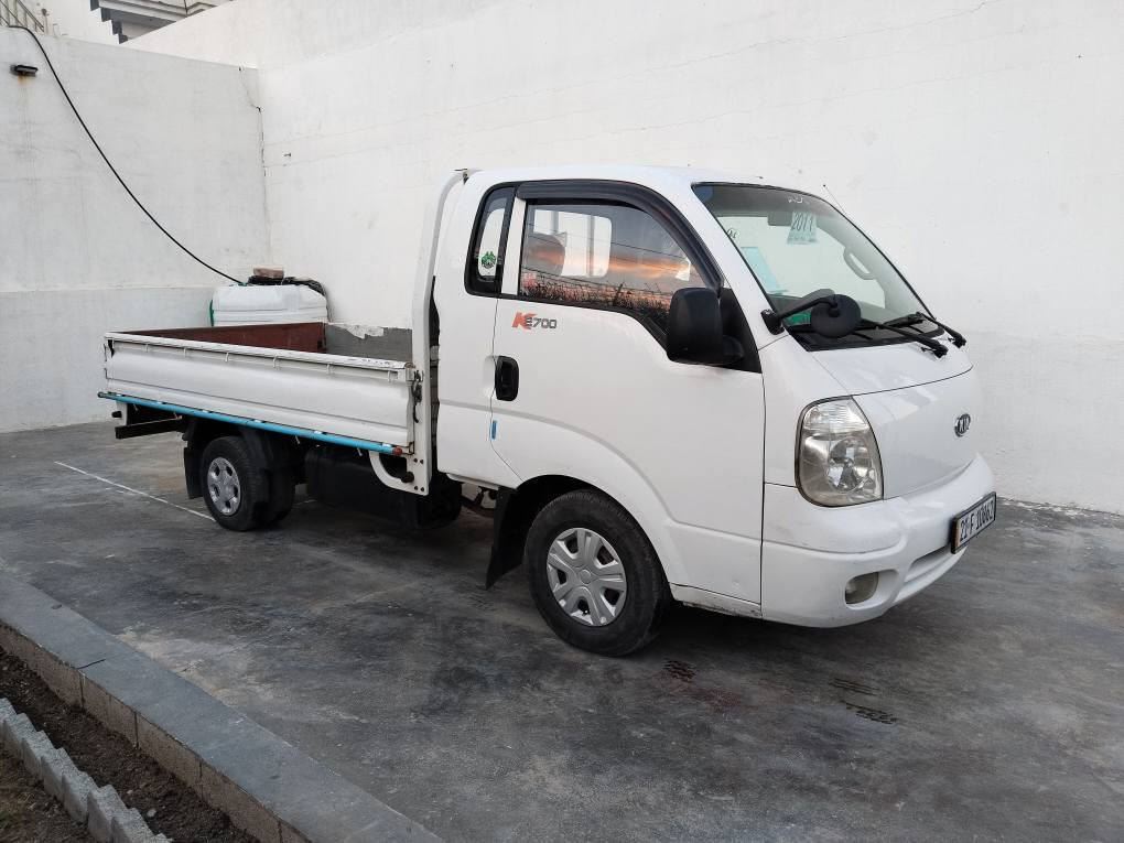 کیای 2700مۆدێل 2011 پەڵەیەک بۆیاخی هه یە پەمپو نۆزڵو مەکینەی تازە تەشفیدە هه ڵمیشی نییە گێڕومەکینەو شانسی بەشەرت  سەنەوی تازە بەسەرچووە ڕەقەمی تازەیە کوشنوگاعی تازەیە ..ژ.م. *********** السليمانية, العراق
