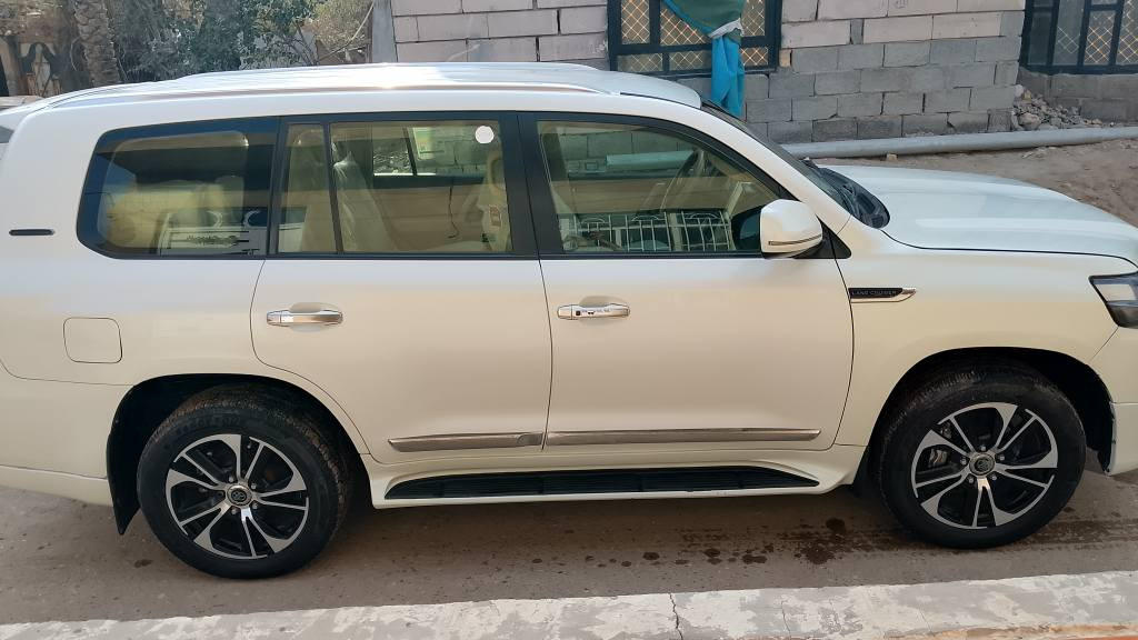 لادكروز للبيع موديل 2011محدث2021داخل وخارج تحديث واحد عله واحد ملاحضه 
صبق جاملق امام لصفحتين وا بنيد تبديل باب خلفي كيلو متر 188حقيقي قابل لزياده كير ومكينه كفاله عامه 6سلندر 3000 رقم سيارا 14البصرة 
السعر 315
رقم الهاتف *********** البصرة, العراق
