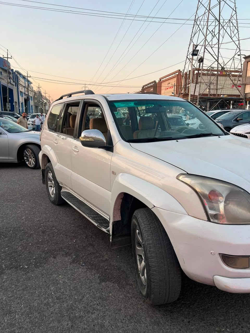 برادو ٦ سلندةر vx
موديل 2007 
بدون سبغ 
محرك مفتح فقط كاسكيت 
سلايت 
دبل اكسل 
جام كارباي 
مواسفات فول فول 
الرقم سنوي الجديد ب اسمى 
الرقم التليفون *********** واتساب و كورك 
السعر 140$ 
الرقم سنوي الجديد ب اسمى

