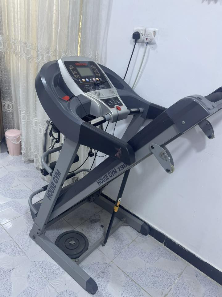 السلام عليكم 
جهاز جري جديد للبيع  + حزام مساج 
سعره 250 للتواصل الاتصال ع الرقم 

***********
