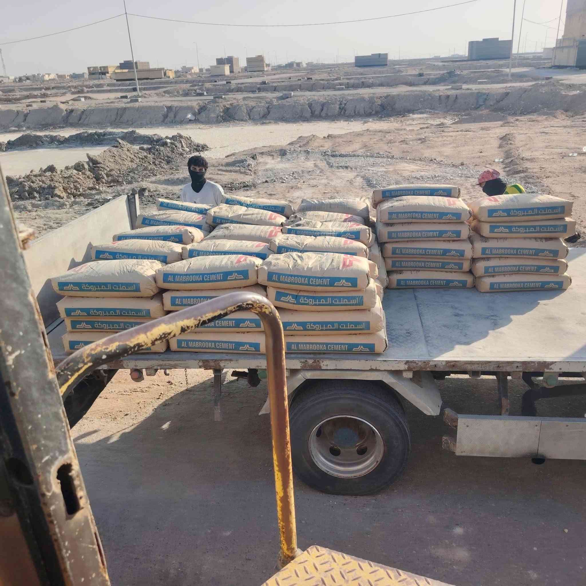 مكتب ابوحسين للمقاولات مستعدون لفرش قطع الأراضي بمادة السبيس والجلمود أفراز النفط افرازالجامعة *********** بتاريخ ٧/5

