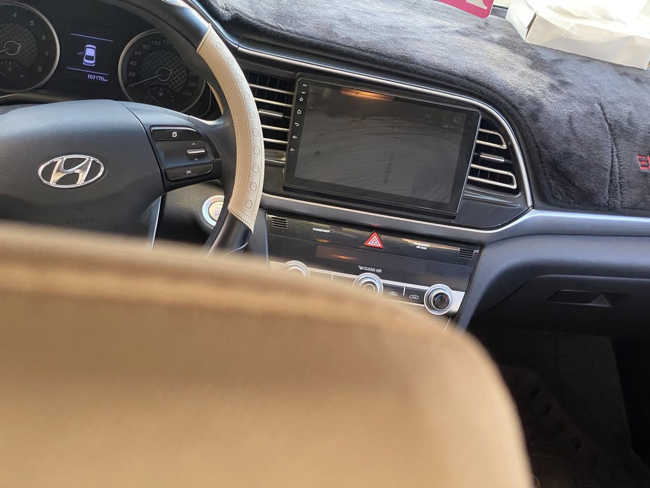 السلام عليكم افانتي موديل 2020 خليجي مكفوله كفاله عامه
مواصفات 
كشنات جلد 
كشن تدفئه 
السياره تقريبن مواصفات فول عدا الفتحه 
مكان السياره فلوجه 
السعر 155 وبيها مجال حك الجيه 
الاستفسار 
***********
