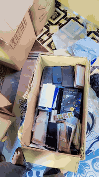 العدد ١٦٠ كفر متنوع اني احسب ١٥٠ كفر يعني ١٠ كفرات هديه  مع التوصيل ال...