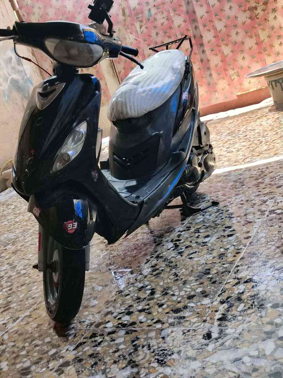 بيع او مراوس شباب ماكس للبيع ماكينه بلاديه شلعه ومعدل تخبل نكره بكل وقت  دراجه بلاديه ومكفوله نقصها بس كهربائيات يعني اشاير وكلوبات دراجه ما توكفك بشارع ابد العنوان بغداد المدينه او البلديات الرقم *********** السعر 325 وبيها مجال راسلني خاص وتدلل
