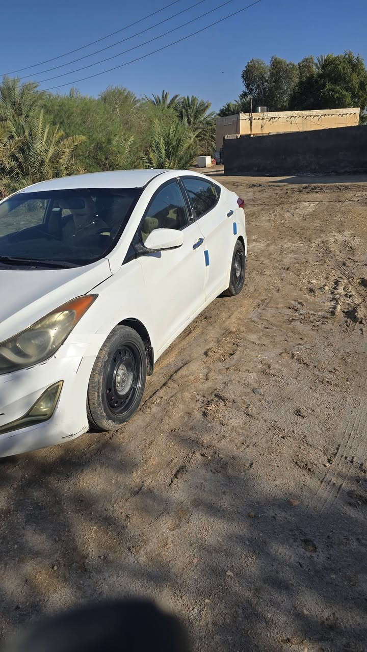 السلام عليكم النترا للبيع 2013وارد امريكي  رقم مثنى سنويه ل 28 تحويل ثاني يوم محرك 2000جديد صار شهرين من شاده كير حداديه وتخم تاير وتبريد ثلج جاهزه من كلشي (سياره مصبوغه عام بيه العركجينه مبدله اثر سقيفه ) بدون معجون دواخل وبجم وشواصي كفاله سعر75 مكاني السماوه الرميثه للاستفسار الاتصال***********
