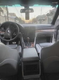 BMW 528 2001 رقم بغداد بسمي  صبغ جماليه فقط فقط كفاله عامه عدا ملاحضات...