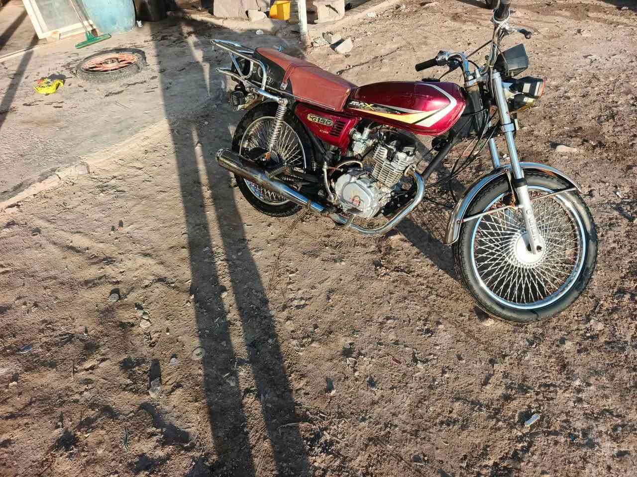 سلام عليكم دراجه تايكر مديل 21 تخم تاير كهربايا شقاله 
محرق خير من الله سعر تصال عل رقم ***********
