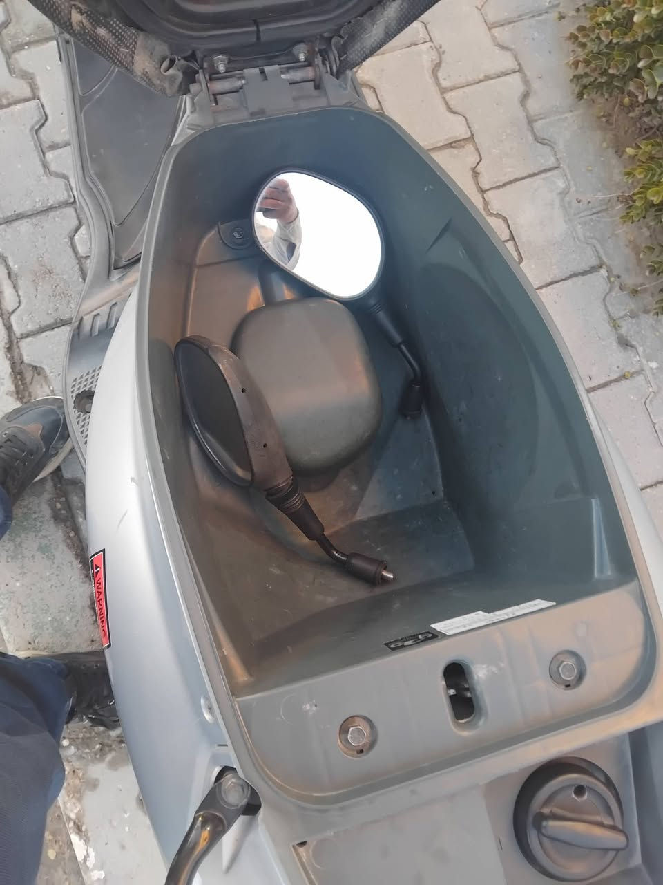 السلام عليكم دراجه اكزز للبيع مال حاويه السعر ١٣٥٠ بيها مجال بصيط للتصال *********** كربلاء
