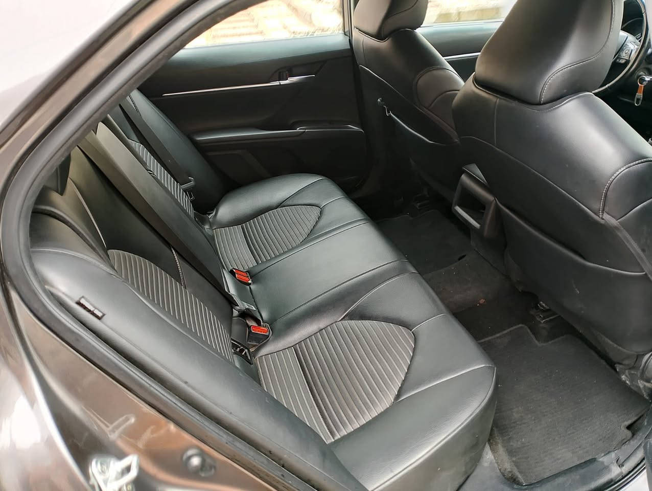 كامري موديل 2022
SE 
ماشي 112 الف مايل 

ضرر جاملغ و باب تفاصيل بل نشر 

مكان سيارة بدهوك 

سعر 160 و مجال بسيط رقم دهوك بسمنا 

***********

***********
