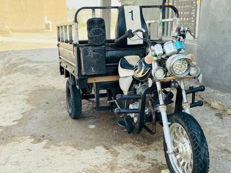 السلام عليكم
ستوته لبيع موديل 2013 
كفاله بدي وشاصي ولا جويه لحيم 
محرك نضيف كلشي جديد كهربائيات شغاله كامله مكمله دير سلف واطلع 
الستوته ارقام سنويه موجوده بس لوحات رايحه 
رقم سنويه مطابق رقم الشاصي 
السعر 975 بيه مجال حك الجيه 
قضاء الوركاء ناحيه الكرامه
‏‪***********‬‏
‏‪***********‬‏
