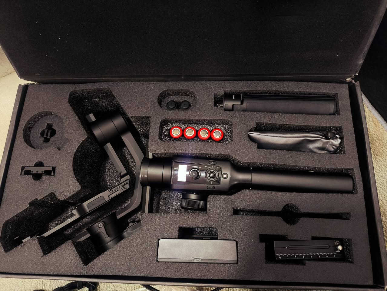 السلام عليكم
اوزمو من شركه Moza Air 2 
وكاميرا 3300d مع عدسة رياضي من شركة سيكما الاصدار الجديد 
وعدسة 18/50 الاصلية 
ورام 64 كيكة
وحزام الكتف 
شاحنة 
بطارية 
كلهن بسعر 500الف


**إذا كنت صاحب هذا الإعلان وتريد حذفه لأي سبب، رجاءا أرسل رسالة إلى الدعم الفني**