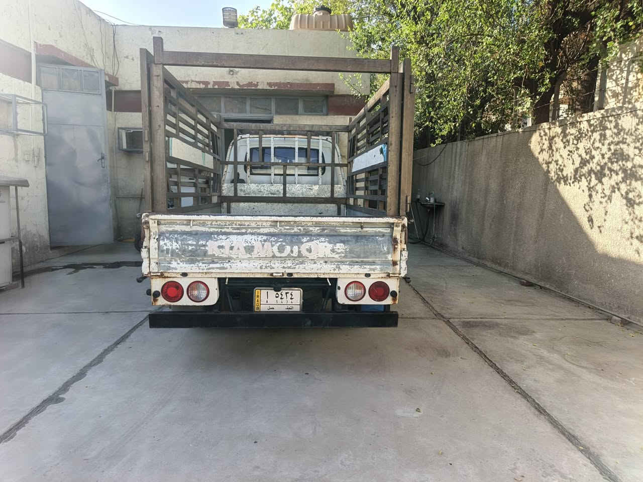 سلام عليكم كيا بنكو ٢٠١٢ مكفوله من ضربه وبارد وصبغ تخم تاير جديد محرك مكفول برغي ما مفتوح بي تبريد تدفئة شغال صدر جديد محجرات جنط كامله سياره بسمي تحويل مباشر رقم نكليزي مستلم سنويه حته لوحات طالعه بس بعدني ما داكهن سعر ٩٠ وبيهه مجال مكاني بغداد بلديات ***********
