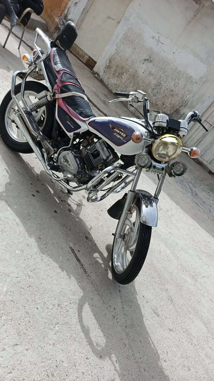 السلام عليكم
دراجه جني 2016
للبيع أوراق كامله 
نظيفه نفس بالصورة مابيها كل نقوصات السعر 450 وبي مجال 
للاتصال عالرقم ***********
