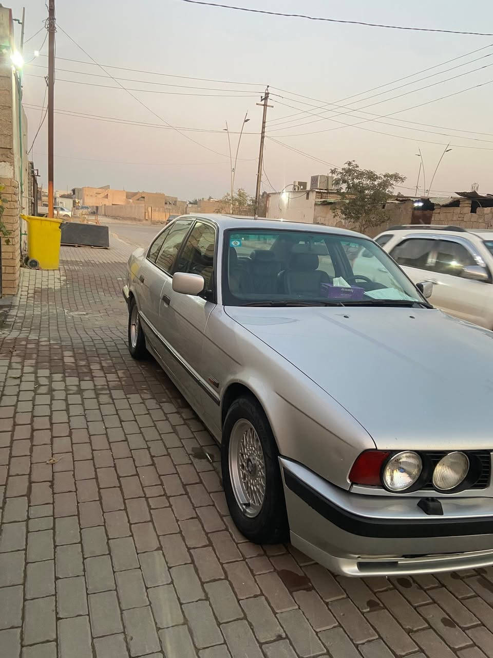 السلام عليكم ورحمه الله
بي ام دبليو 525 اصل وارد الماني موديل 1992 مسكر 

صبغ عام جمالية بدون حادث شواصي نضيفه السياره بدون خياس ☪️

…
مراوس يرهم حسب القناعة
…

رقم بغداد  دولي جديد  سنويه ل 2029 + تحويل مباشر ✅

ويل خليه بلادي ✅

دعاميات M 

منظومة بانزين تخبل مناقصها شي

 سلايت شغال 

مسجل شاشا اصلي 

تدفئه 🟠

تبريد ثلج ✳️

غرفة كاملة جديده جلد اسود  ✔️

4 جام اوتو ✔️

تحكم مري اوتو✔️

دبل ايرباك 

محرك بشرط✅

كير اوتو بشرط✅

حداديه جديد✅

تايرات نضيفه ✅

باتري جديد✅ 

اكسل جديد بلادي ☑️ 

انطلاقيه وشلعه خير من الله 

ادامة وتعمير كامل جديد ع سياره متعوب عليها مال جناي مو شراي بياع 

اخوان السيارة كاملة واحلى من صور امانه وحياكم الله جميعاً 

السعر /60 بيها مجال 

مكانها سامراء المقدسه  مراوس يرهم ***********
