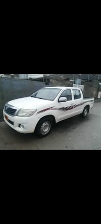 هايلوكس • ٢٠١١ • اوراق كاملة