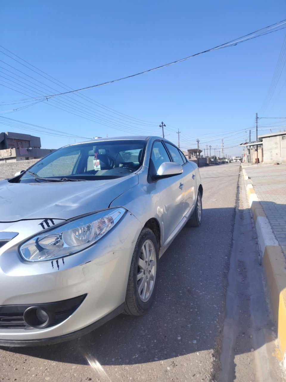 سني سامسونج 2013 للبيع
محرك گير شرط ما مفتوح
تدفئة تبريد شغال 
السيارة گصة
السعر :30
للأستفسار:***********
