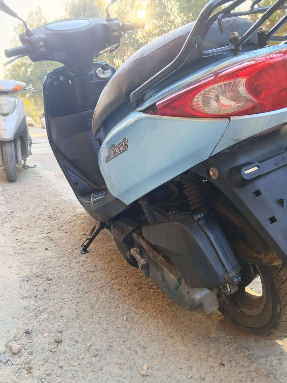 دراجه نضيفه وحلوه عوزها بس استاندوسطي  كفرات تجاري السعر 600  مكاني بغداد الحريه للتواصل والاستفسار ***********
