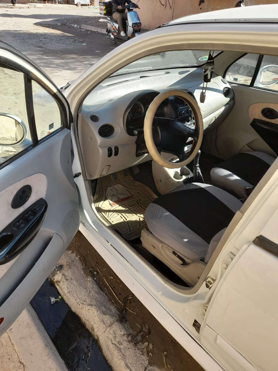 كيوكيو
رقم بغداد الماني مشروع وطني 
شرعيها يمي بالموصل شرط التحويل
كوبون بانزين
سنوية عظم 2024
گير ومحرك شرط
گير عادي
صدر امامي وخلفي جديد
طخم تايرات جدد
اربع جامات كهرب
سيارة نظيفة وممتعوبة
شرط بدون صبغ وبدون ضرر 
فقط تعديل صغير عالبارد بالباب 
مكانها الموصل / اليرموك 
السعر 29 بيها مجال بسيط 

***********
***********
