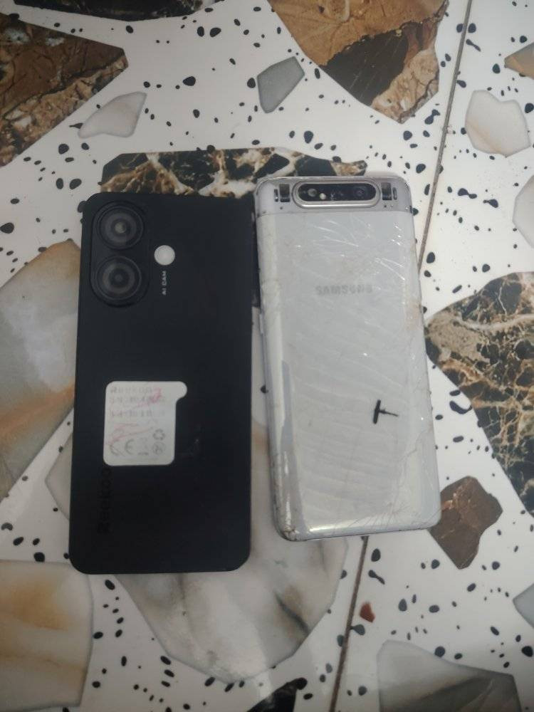 اجهزه ثنين A80 يعوزو شاشه فقط
والأخ فقط لا غير خريطه
مراوس ب ماطور شحن


**إذا كنت صاحب هذا الإعلان وتريد حذفه لأي سبب، رجاءا أرسل رسالة إلى الدعم الفني**