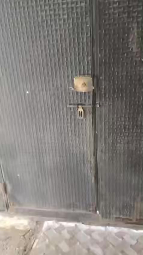 بيت للبيع حي الفرداس 150 متر شارع ريسي تبليط بسعر مناسب مراجعه مكتب الخضر للعقارات ***********
