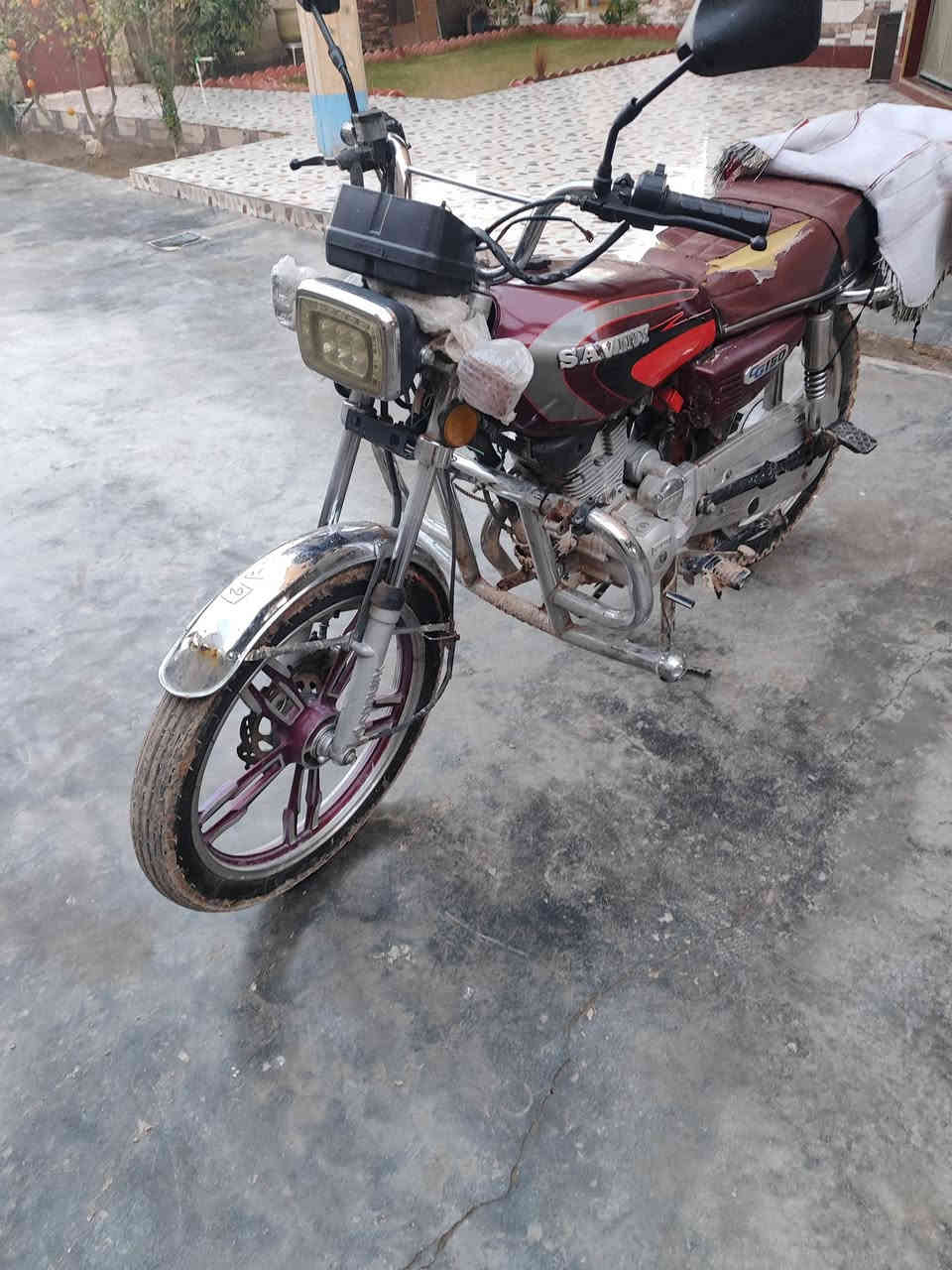 السلام عليكم دراجة سيڤان موديل 20 مكمركة وكاملة للبيع وترهم مراوس حسب القناعة مكاني القائم حصيبة ما وصلت شي قيم بل يحبة الله ***********
