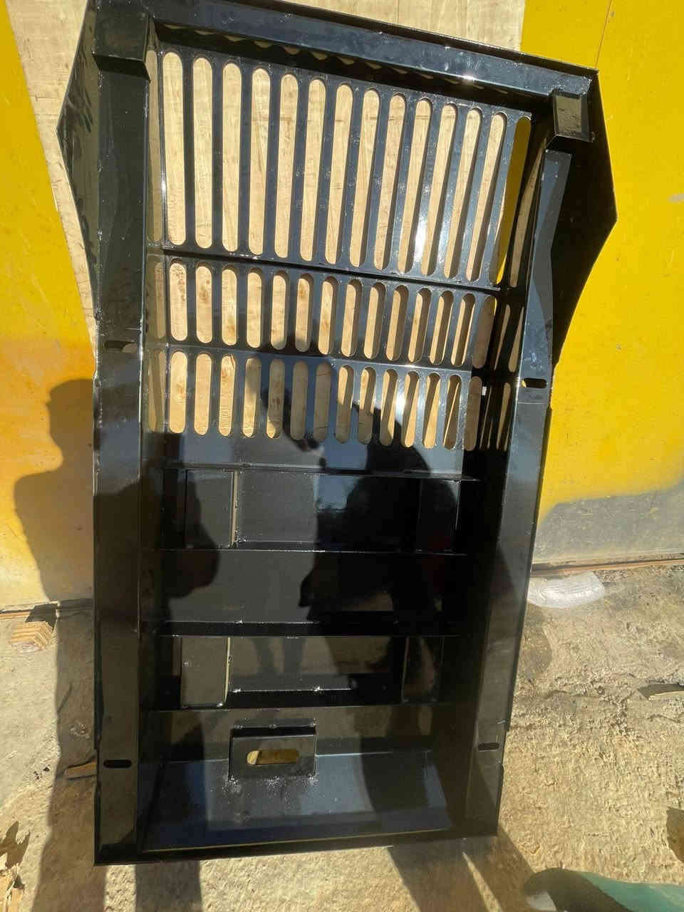 بيرية حفارات  هيتاشي   محلات غني هيتاشي للمعدات الثقيله  الكوت الحي الصناعي واتساب *********** واتساب  شركة ماسة الغدير للتجاره
