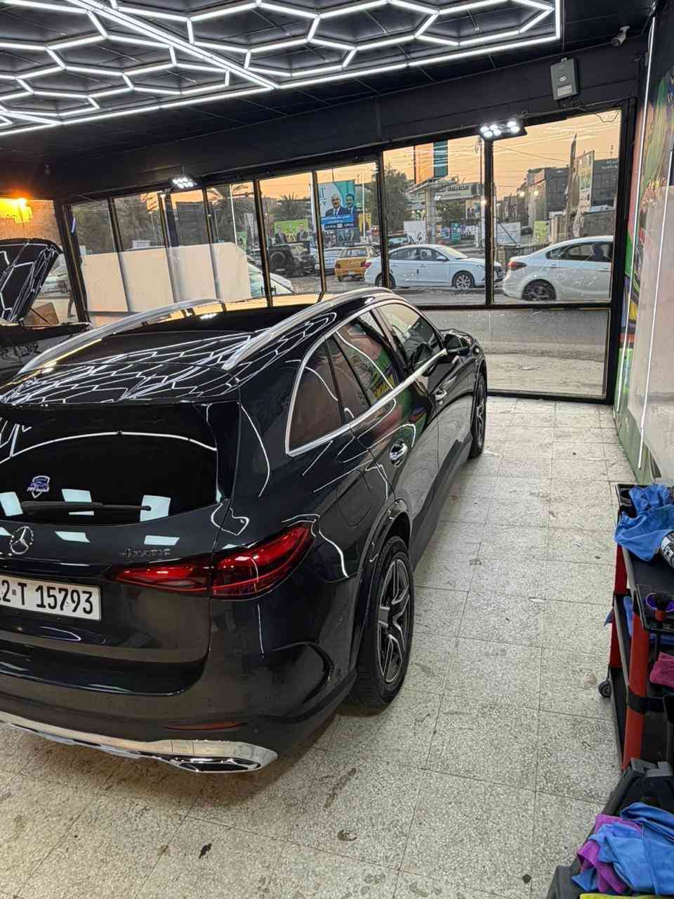 للبيع مرسيدسGLC 300
كات بلادي4MATlC
موديل 2023
داخل ابيض
فول مواصفات ١/١ ماشيه 38000الف 
السياره جديده سبير مو نازل
حادثه الباب الخلفي دعاميه خلفيه ايرباك بلادي
صور الحادث مرفقه للاستفسار الاتصال***********او ***********
