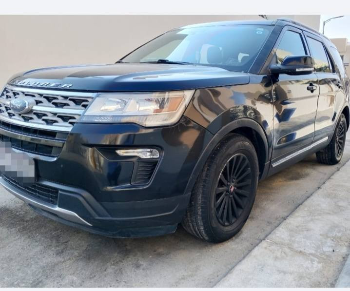 المواصفـات ::
فورد اكسبلور مديل 2018 Xlt
حجم المحرك 3500 (6سلندر)
مواصفات : xlt
شاشة الكتروني
 بصمة ابواب 
بصمة تشغيل 
تشغيل عن بعد (Remote Start)
صندوق شفط كهربائي  
سستم سماعات (Bang&Olufsen)
‏‎تحديد سرعة
مرايات جوانب هيتر
حساسات خلفي 
7راكب 
كشنات مخمل لونين
كشنات كهربائي امامي 
شفتات استيرن
استيرن كهربائي 
تبريد لمس
تبريد ثلاث قطع امامي وسط خلفي
منافذ AUX, مع اربعة منافذ USB  منفذ رام ذاكرة ورام خرائط GPS مع منفذ كهرباء 110فولت 
لايتات ليد وعدسة زينون بلادي 
بلوجكترات ليد زينون بلادي 
بكلايتات ليد بلادي 
ويل كروم سبورت
وبعد هواء مواصفات 
رقم بغداد انگليزي
حادث موضح بالصور
السعر170$
مكان السياره كربلاء للاستفسار ***********
