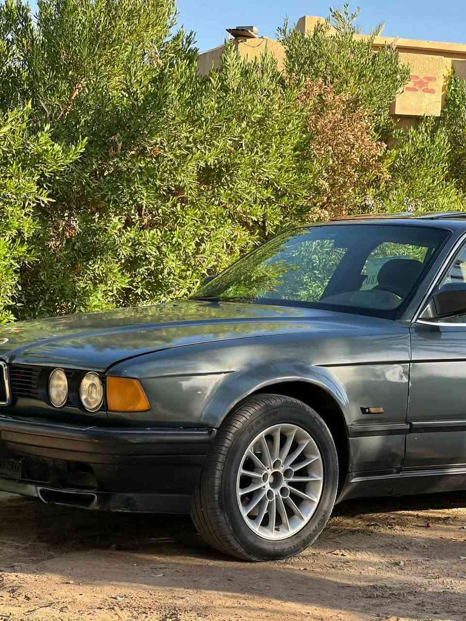 السلام عليكم من رخصة لادمن BMW 735 وارد ياباني بدون فتحة للبيع او مراوس حسب القناعة السعر 45وبيهة مجال بصيط ***********.      ***********. مكانهة ابو غريب
