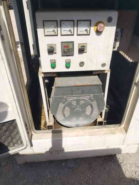 للبيع مولدة ديزل ماركة Lovol (صيني أصلي) ⚡️
المواصفات الأساسية:
• النوع والمنشأ: مولدة ديزل صيني أصلي امتياز Lovol (لوفل). مكينة قوية وموفرة بالوقود ومعروفة بتحملها.
• القدرة: (أرجو ذكر القدرة بالكيلو فولت أمبير KVA أو الكيلو واط KW).
• الحالة: (مستخدمة بحالة ممتازة).
• التشغيل: نظام تشغيل كهربائي (سلف)، ومزودة بكاتم صوت.
ميزات مهمه:
• مكفولة ومضمونة: كفالة تشغيل من عندنا، وتأكد من أدائها الثابت والممتاز.
•
• المكينة: مكينة Lovol المعروفة بسهولة صيانتها وتوفر قطع الغيار.
💰 السعر:
• السعر المطلوب: 45 ورقة (
•بيها مجال بسيط للشراي 
للتواصل :***********
