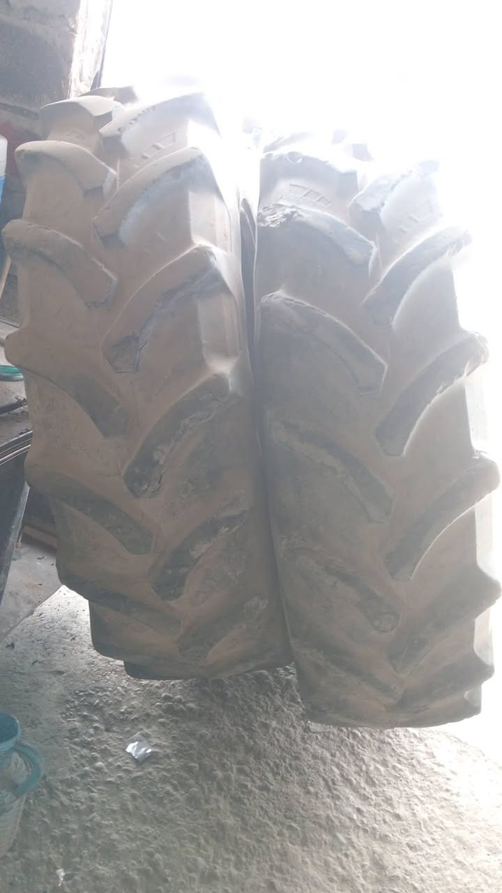 السلام عليكم
تايرات حجم ٣٤ نضافه ٧٥٪ اي عيب مابيهن مال فئات
للتواصل ***********
