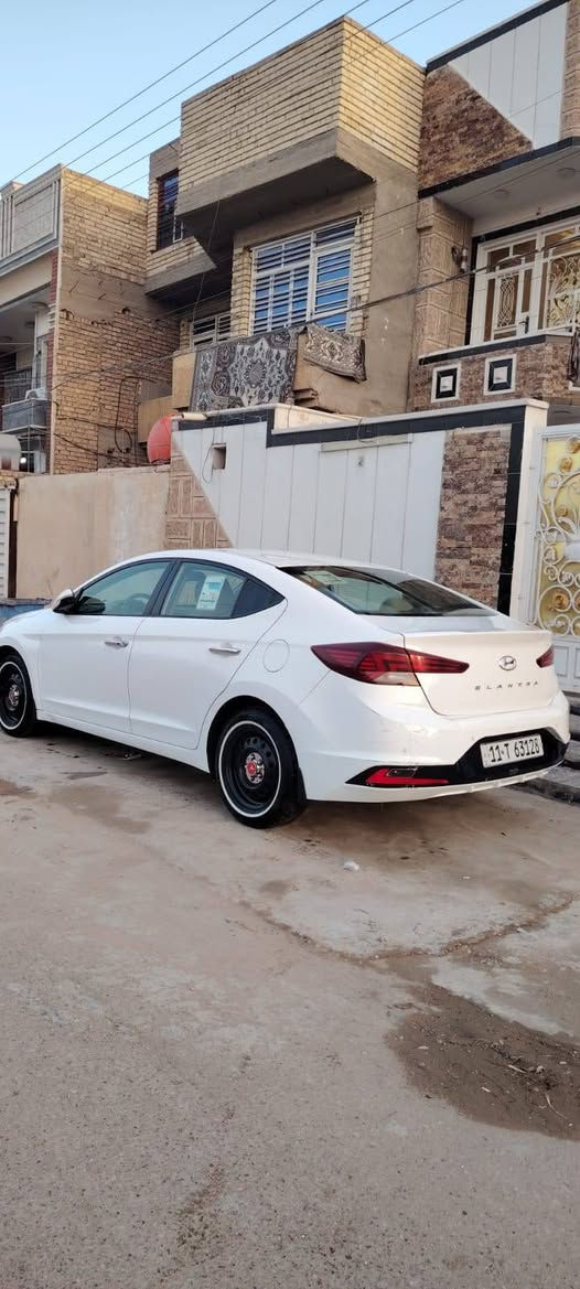 السلام عليكم النترا ٢٠٢٠ خليجي للبيع محرك ٢٠٠٠ رقم بغداد الجديد فول مواصفات بصمه حساسات فتحة سقف صدر امامي خلفي جديد تخم تاير جديد  مكانها الشعلة ام نجم شارع الامين مكلف بالنشر للاستفسار الاتصال على الرقم ‎***********
