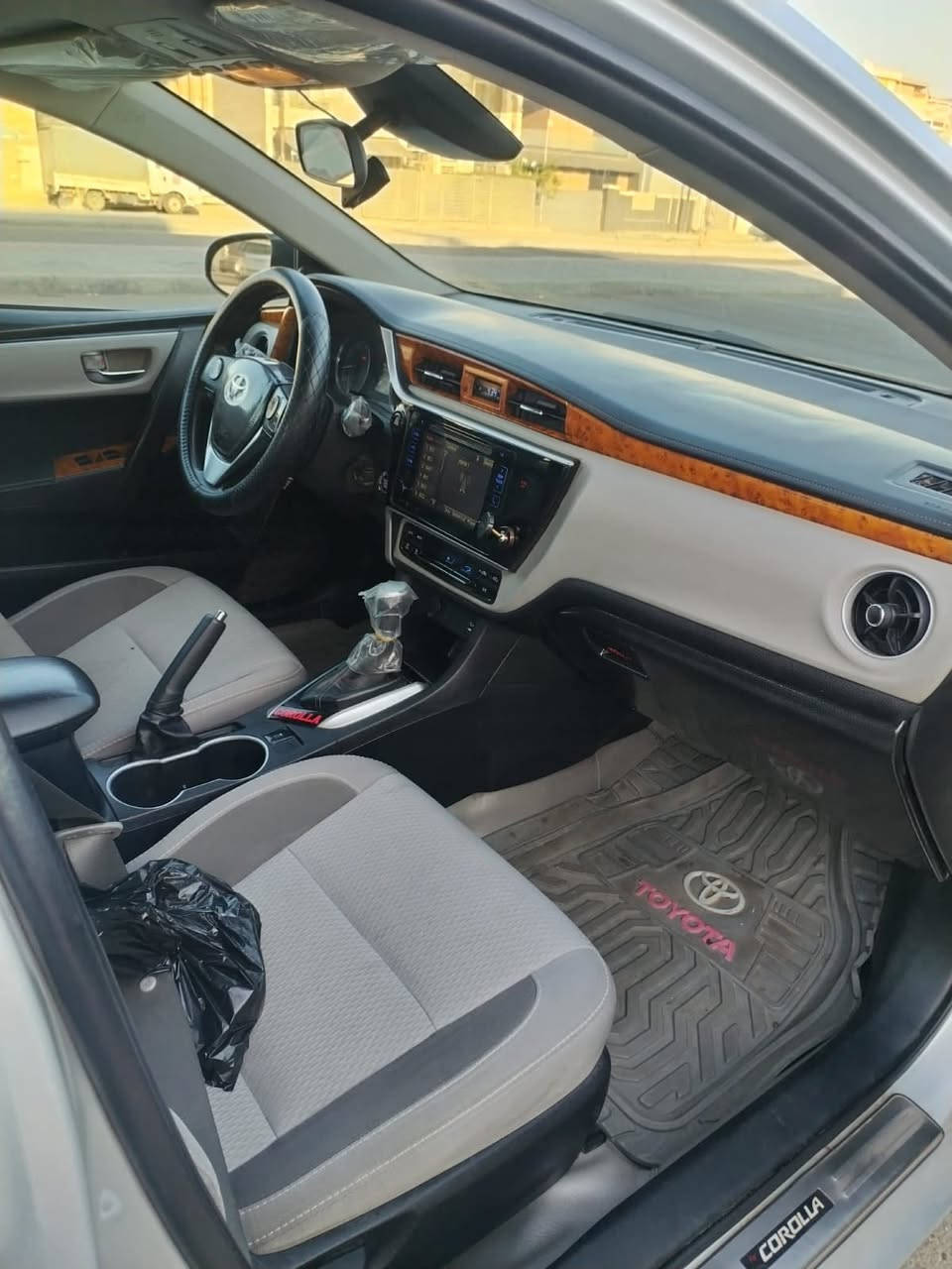 كورلا وارد أمريكي مديل 2018 فئه Le محسن
مواصفات فتحه ويل كب بصمه عمل حادثها جاملغ خلفي فقط ماشيه ١٢٠ كير محرك كفاله جاهزه من كلشي السياره ارقام وهزه جديد بسمي مكانها البياع حي الرفاق صور الحادث والسونار موجود بلصور السعر ١٤٠ وبيها مجال م***********
