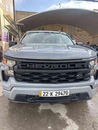 سلفرادو 2024 اللون مميز أسمنتي بدون ضربة بدون ايرباك بيها بارد بالجامل...