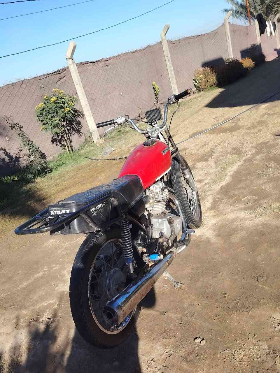 سلام عليكم دراجة ارشا للبيع كلك مكفول موديل 2015 بليته ورقم شاصي مكينه حلوه السعر 250 مكان حله ابو غرق رقمي ***********
