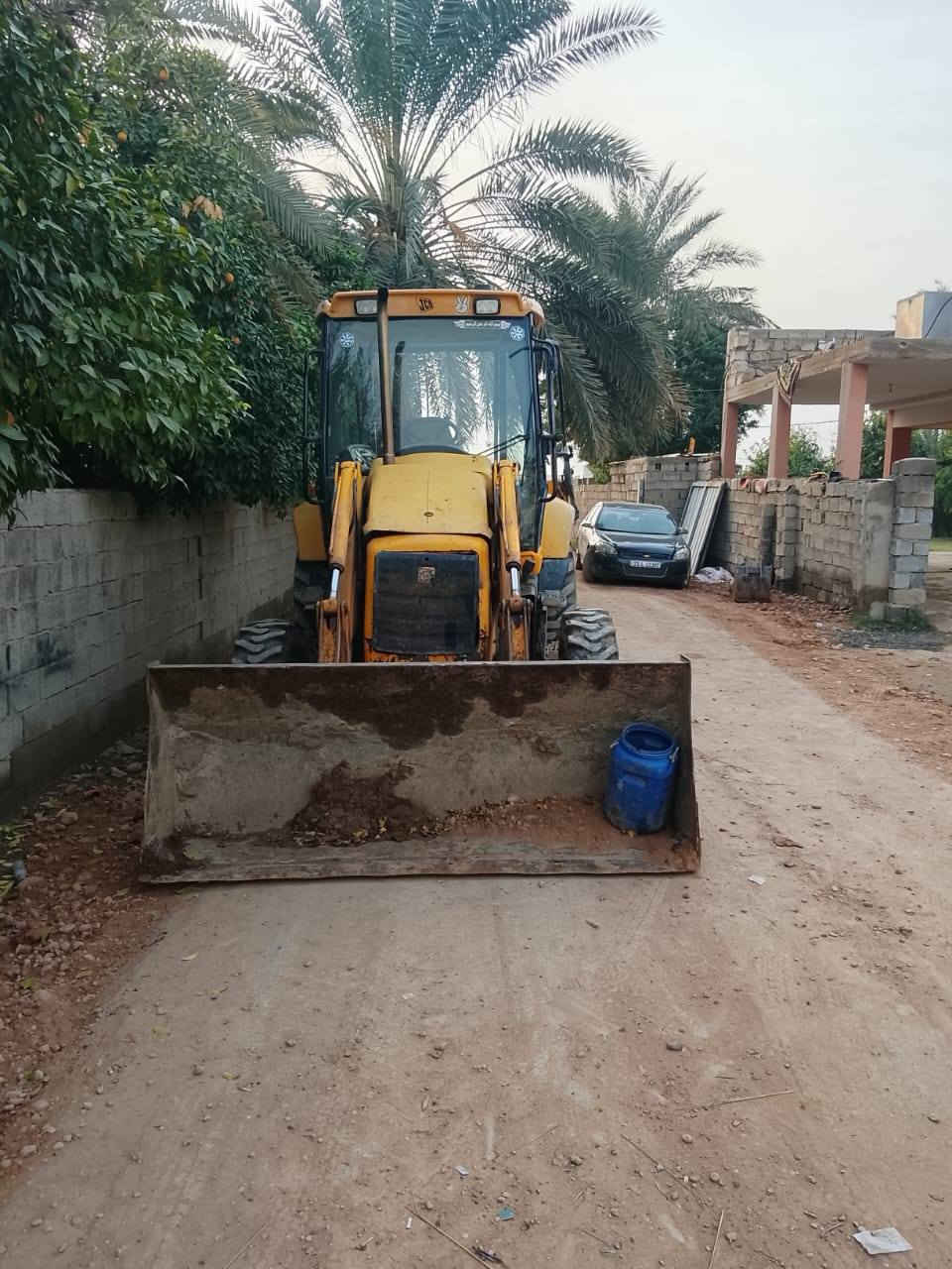 حفارة موديل 2002 فول عادي مكفوله من كير ومحرك ومضخه رقم بصرة شرط التحويل السعر 165 وبيهة مجال بصيط ***********
