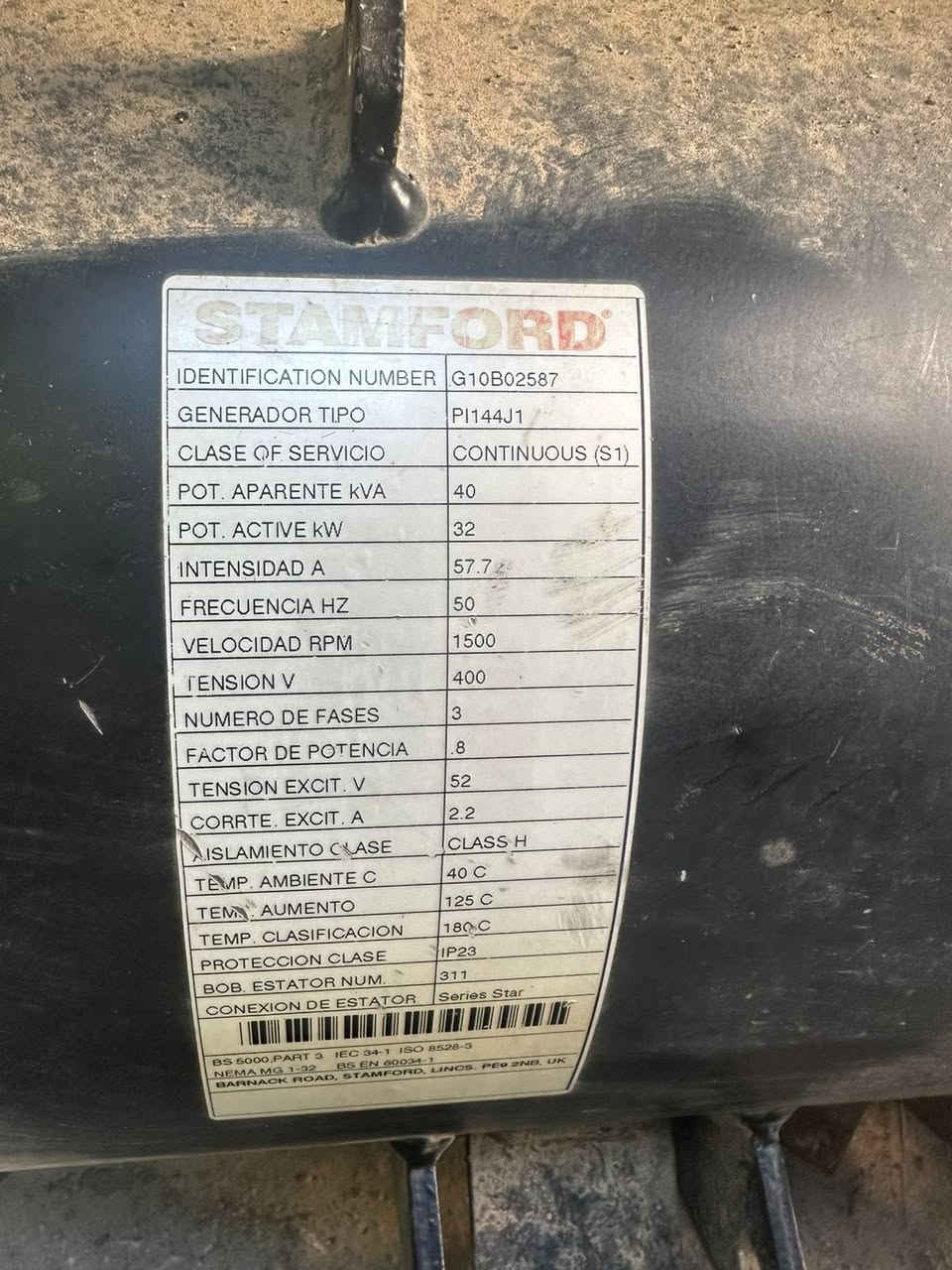 مولد دويز الماني ٤ سلندر كاتم ٤٠ كيفي حاويه وارد بريطاني عنوان زاخو ***********
