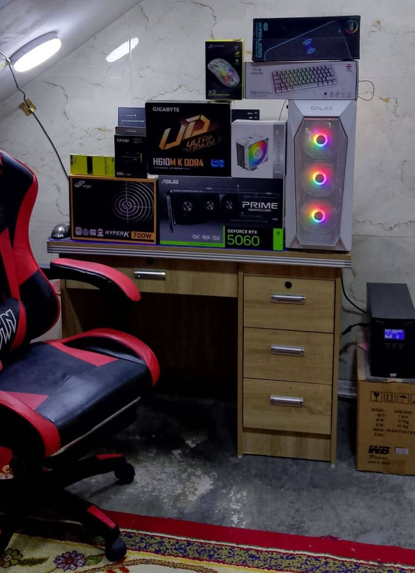 سلام عليكم  PC للبيع كاملة
مكونة من كرسي +كيس 

 +شاشة +كيبورد +ماوس 

+يوبي اس +ميز +مايك 

 +وسماعات خايرجية  

الموصافات       معالج  i512400F  جيل 12 
وندوز 11برو

كرت شاشة 5060 8 رام وبي  ضمان سنه 
  
 الوحة الام H610M  K DDR4

المبرد AIR-KILER S

المذر بيورد HYPERK 700M

الرامات 16 بتدردد 3600MHx

NM620 بتردد 3500

ال UPS اولاين 1000K

السعر مليونين وبيهة مجال للطيبين 
مكاني بغداد الكماليه 
هاذ رقمي 
عبر واتساب ***********
عبر رصيد ***********
