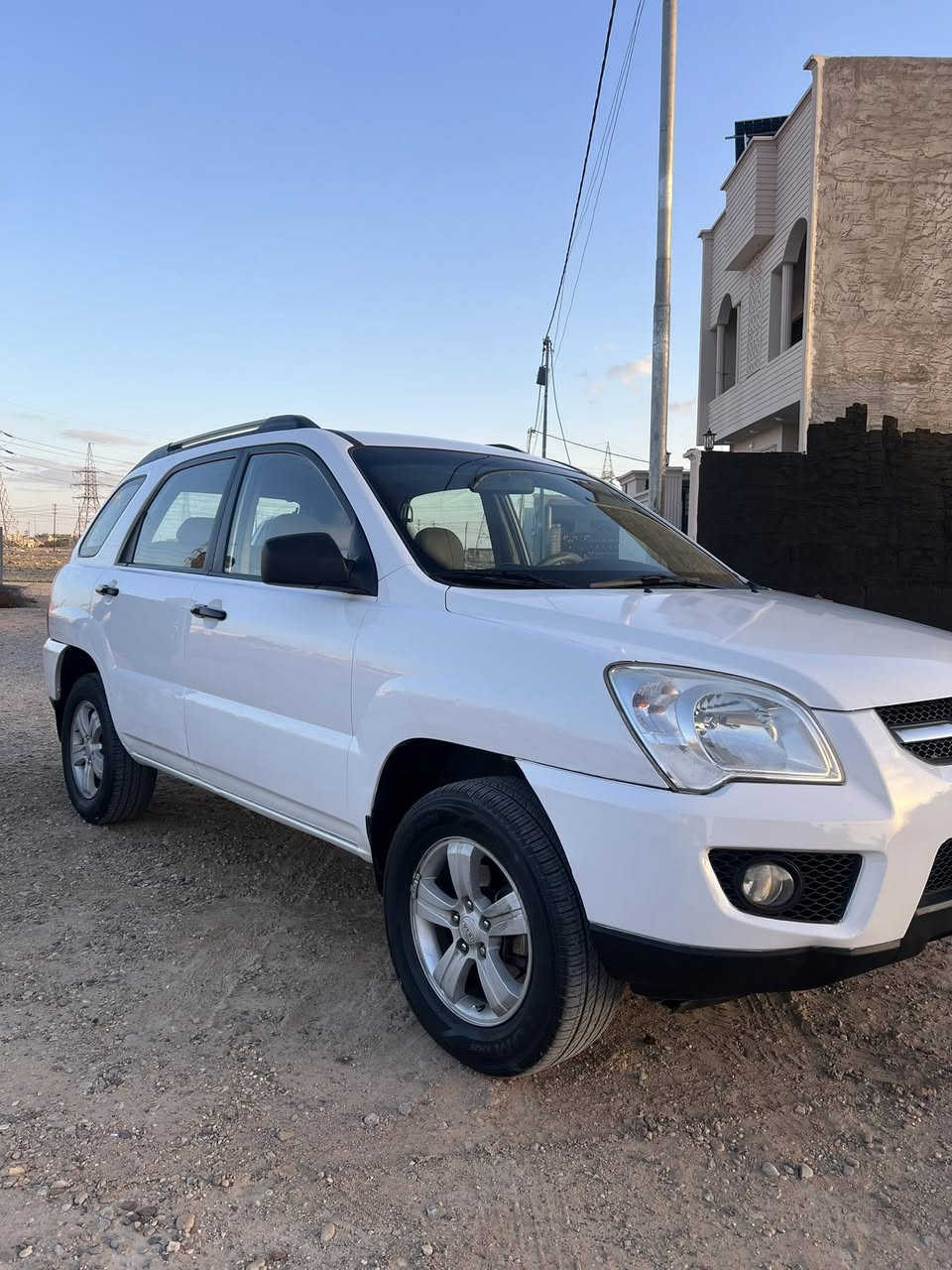 كيا سبورتج 2009
خليجي محرك 2000 
صدر تايرات محرك تبريد كله شرط 
السياره عليها ادامه كامله 
بنيد مبدل بدون دواخل شرط 
وبيها صبغ بلجاملغ اليسار فقط 
السعر 113 

مكاني تكريت 
***********
